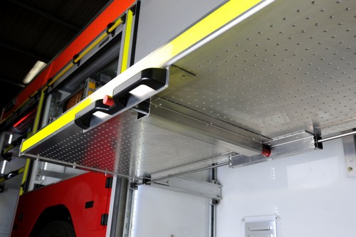 Accuride DA4190-0060-4 600mm  Alu- Schiene Kippwinkel wird bei der Montage eingestellt - Accuride Da4190 Teleskopschiene mit Kippsystem - Feuerwehrauto Anwendungsbeispiel2