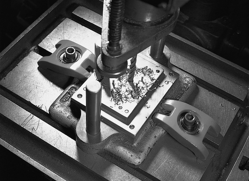 Leschhorn T614-0 Spannpratze CARVER Haltekraft 13000N - 80000N, Spannhöhe 0-45mm - T614 Spannpratze CARVER - Anwendungsbeispiel