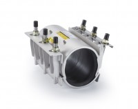 LE71497 FRK 121-144-215-EPDM-A2 flexible Reparaturkupplung, Baulänge 215, Spannbereich 121-144 mm, Druck PN 24, Winkellage max. 8°, Rohrdistanz max. 145 mm, Rohrdifferenz D1zuD2 max. 10 mm, Dichtung EPDM, Material 1.4301 (304), Temperatur -30°C bis 60°C - LS-FRK flexible zweiteilige Reparaturkupplung Baulaenge 210 mm