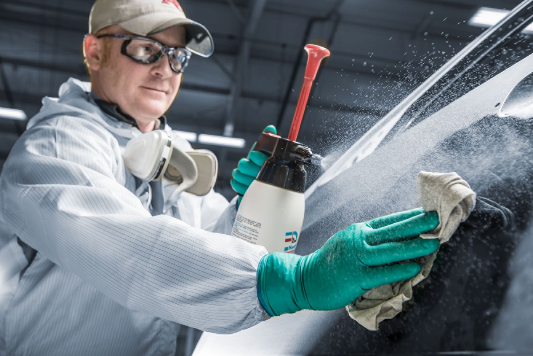 KENT 86677 Three Layer Glove M (8), Premium Einweg-Handschuhe, Farbe: grün/blau, 50 pro Box - KENT Three Layer Glove - Premium Einweg-Handschuhe, grün/blau, für maximalen Schutz gegen Chemikalie