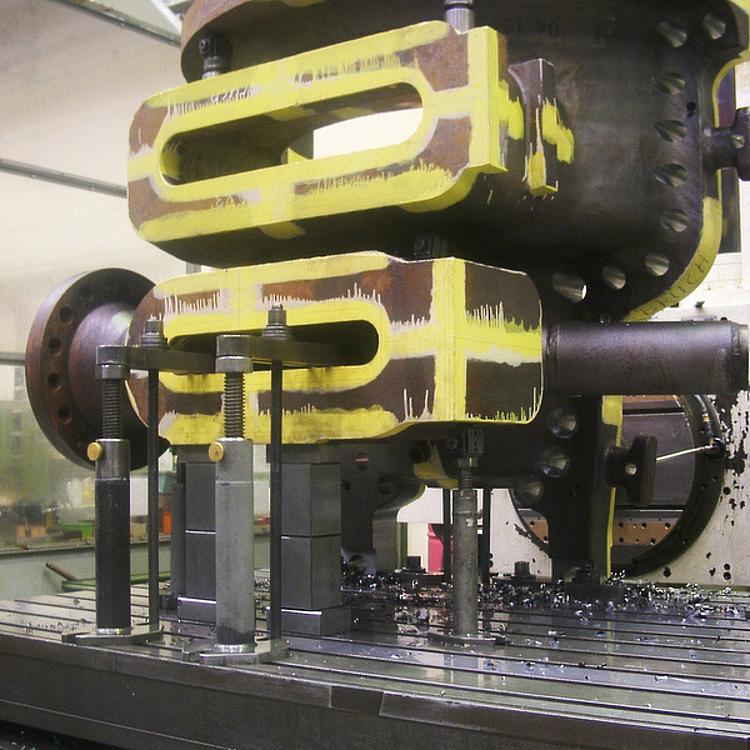 AMF 6435S-1250 Schraubbock schwer, Größe : 1250, H min.: 710, H max.: 1250, F max.: 40 kN - LE 6435S Schraubbock schwer -Anwendung