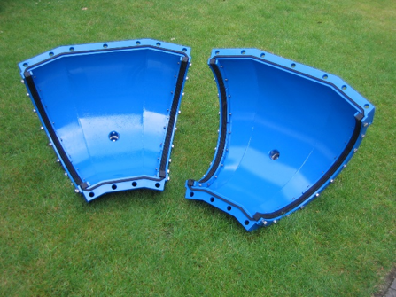 Leschhorn LS2-SB-DN 100 Übergangskupplung, Seite A min. RohrØ= 113 mm, Seite B max. RohrØ= 129 mm, KapselØ= 190 mm, Kapsellänge= 300mm, Druck PN16, Material: Edelstahl 1.4301, Dichtung EPDM, Oberflächenschutz gebeizt und passiviert. - LS2-TK Transitional Kupplung Halbschalen