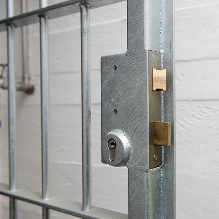 AMF 140UMV-40ZW Schlosskasten für vertikale Mehrfachverriegelung, blank, Kastenbreite: 40 mm, Schließung: PZW - LE 140UMV Schlosskasten fuer Mehrfachverriegelung - blank-Anwendung