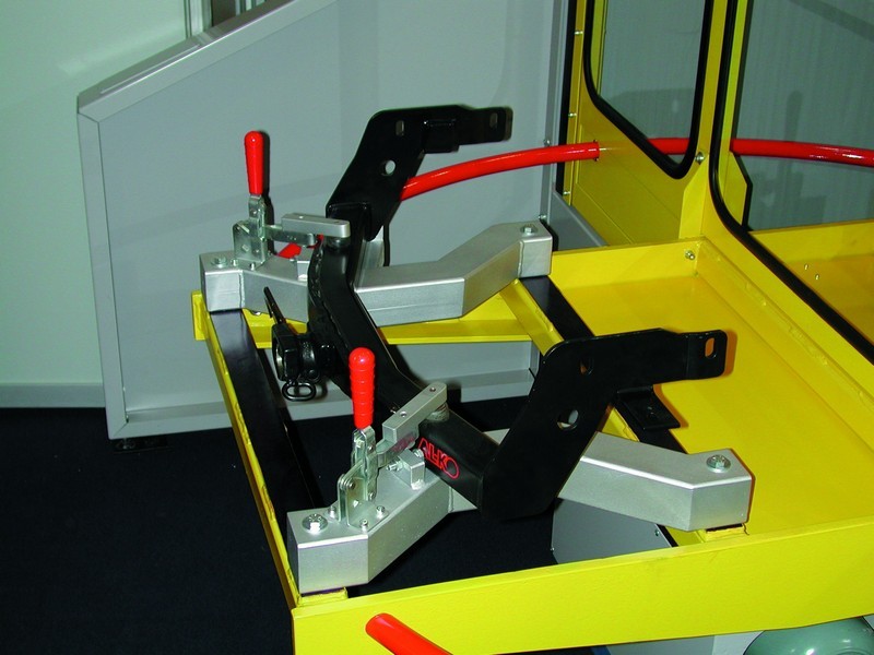DESTACO 202-U Vertikal-Kniehebelspanner Haltekraft 1100 N - 2000 N, Öffnungswinkel 100° - 105° - 202 Vertikalspanner - Anwendungsgebiet