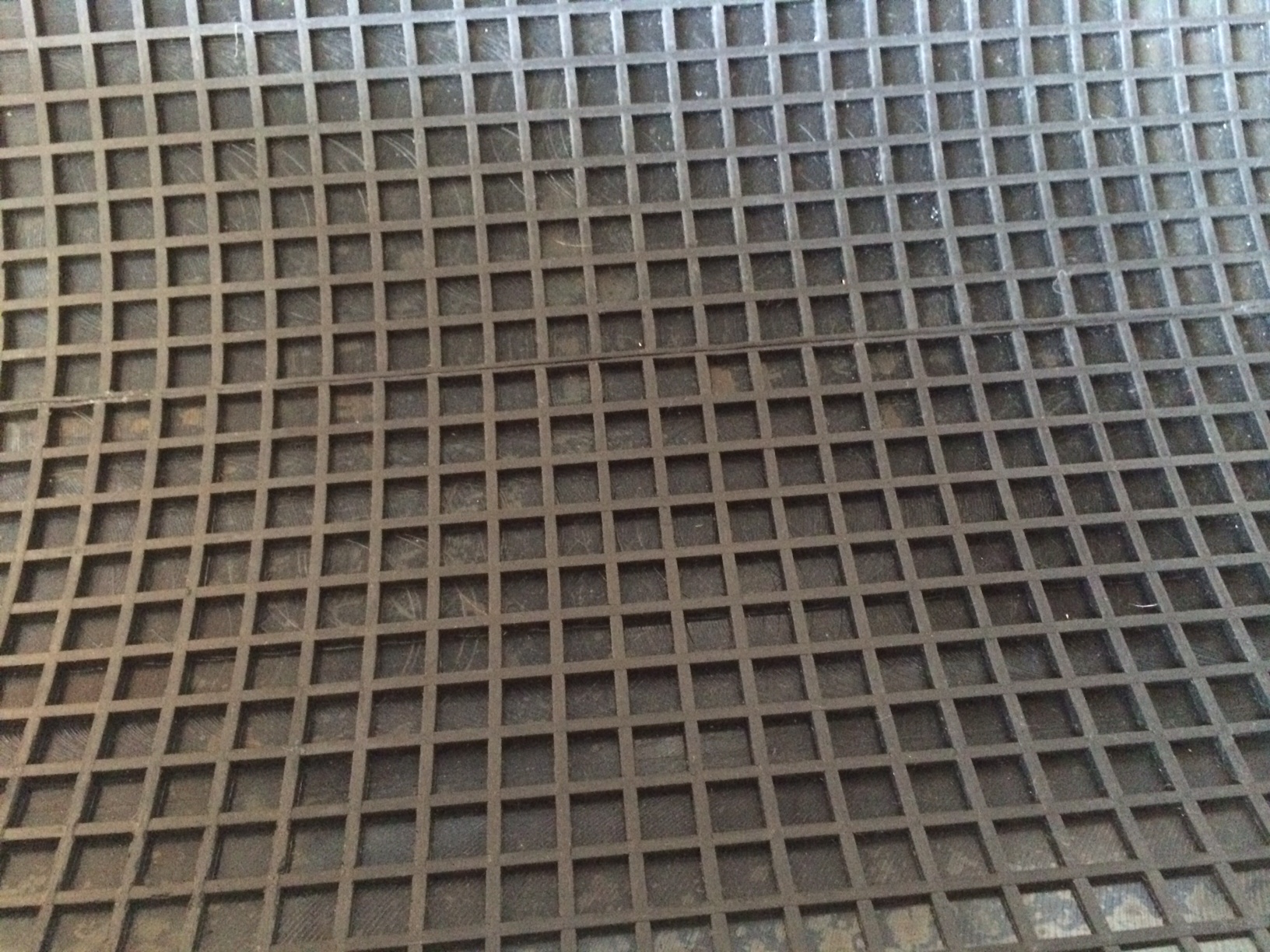 Leschhorn 22999-EPDM-600x595x5 mm Gummieinlage einseitig angeschliffen, Wabenprofil 10x10mm, EPDM, B=600 L=595 S=5mm - EPDM Dichtungsmatte