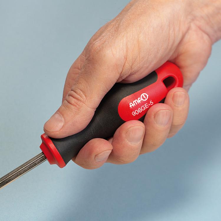 AMF 906G-2,5 Kugelkopfschraubendreher (mm) mit ergonomischen 2-Komponenten-Längsgriff, SW: 2,5 mm, L: 190 - LE 906GE Kugelkopfschraubendreher -mm- mit ergonomischen2-Komponenten-Laengsgriff-Anwendung