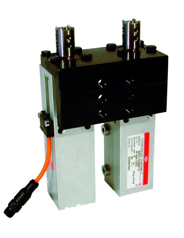 DESTACO 86P30-1D5B8002 Stiftziehzylinder Schubkraft max. 780 N, Rückzugskraft max. 580 N, 2xZylinder Ø32, max. Hub 20mm, mit Abfragung, ohne Anbauteile - Destaco 86P30-1D Stiftziehzylinder geschlossene und doppelte Ausfuehrung