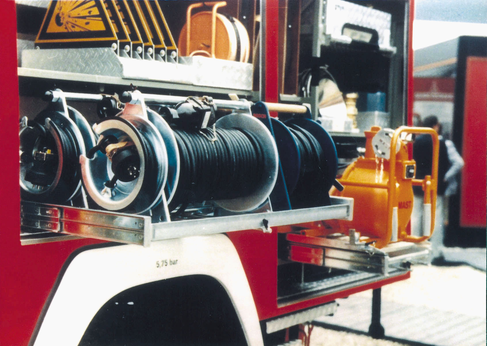 Accuride DZ9301-0012U-E Teleskopschienen 100% Vollauszug, 19,1x76,2, SL 304,8, TR 304,8, 272kg, hell verzinkt - LE 9301 Schublade Feuerwehrfahrzeug