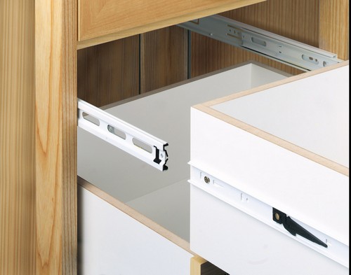 Accuride DB3832-0015 Teleskopschienen 100% Vollauszug, 12,7x45,7, SL 148,TR 140, 39kg, schwarz verzinkt - DW3832 Anwendungsbeispiel