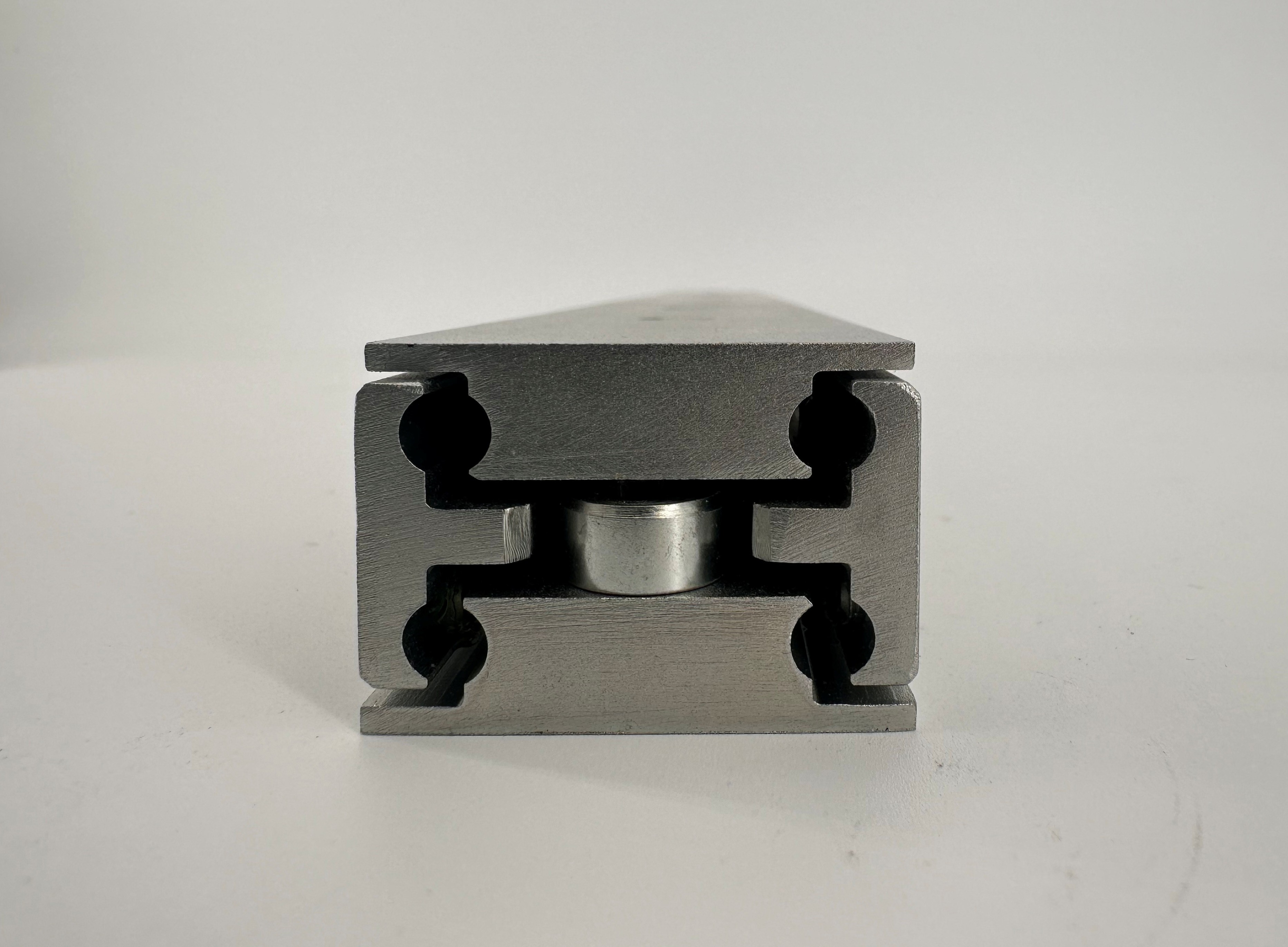 Leschhorn HPHV 2840-0300-GS-ST Hochpräzise Schwerlast-Teleskopschienen, Flachmontage, H-Profil 28x40, Vollauszug, A=300, GS: Gewinde M8/Senkbohrung für M8, Lastwert 100kg, Stahl verzinkt - LE HPHV Hochpraezise Schwerlast-Teleskopschiene - H-Profil - Vollauszug - Profil