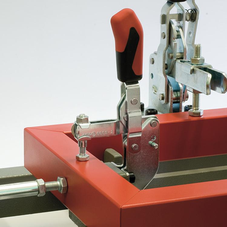 AMF 6803-1 Senkrechtspanner mit rotem Handgriff, Größe : 1, F1: 0,8 kN, F2: 1,1 kN - LE 6803 Senkrechtspanner -Anwendung