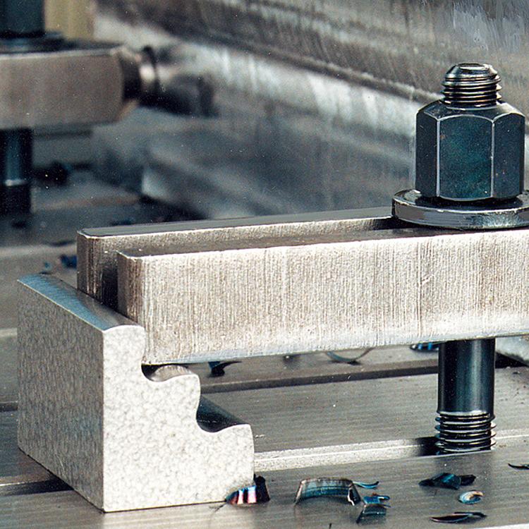 AMF 6318- 50 Treppenböcke, Größe : 50, H min.: 12,5, H max.: 50, A: 42,5 - DIN 6318 Treppenboecke -Anwendung
