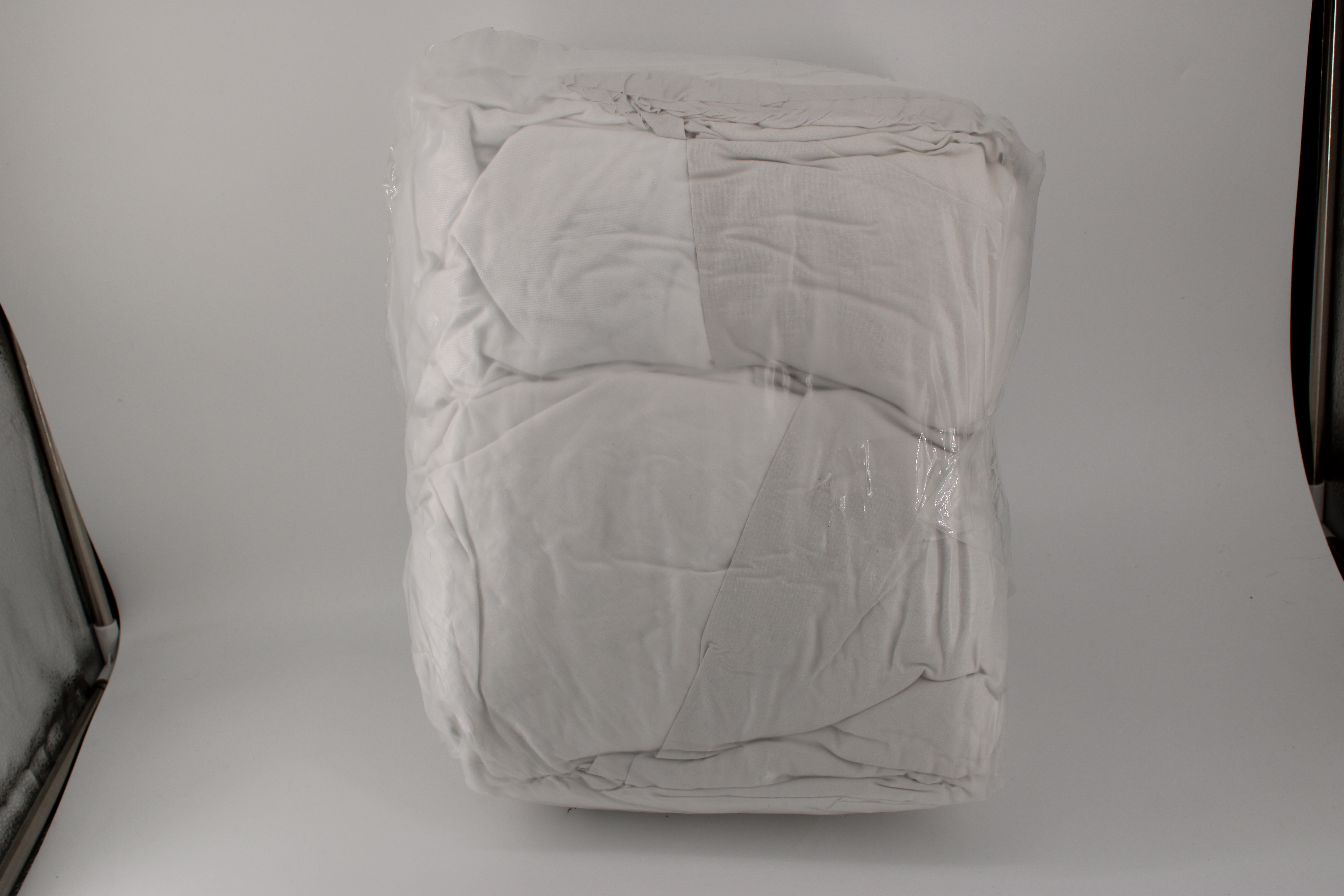 Leschhorn 61650-REINWEISS-BETTLAKEN-10KG-COD.04 Einweg Industrieputzlappen aus Baumwolltuch 1 VPE= 10 kg DIN 61650 - 61650-REINWEISS-BETTLAKEN-10KG-COD.04 Einweg Industrieputzlappen aus Baumwolltuch