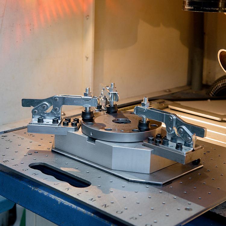 AMF 6837M-2 Waagrechtspanner, Größe : 2, F1: 1,0 kN, F2: 1,2 kN - LE 6837M Waagrechtspanner mit abnehmbarem Handgriff-Anwendung